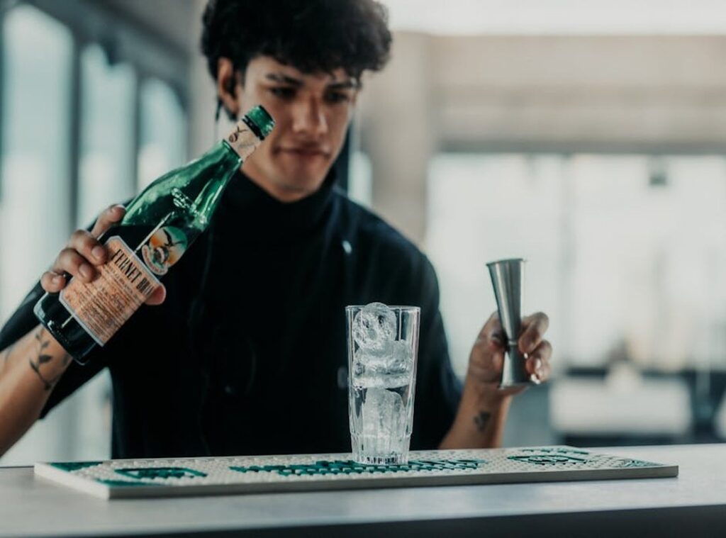 canserbero con la mandíbula abierta